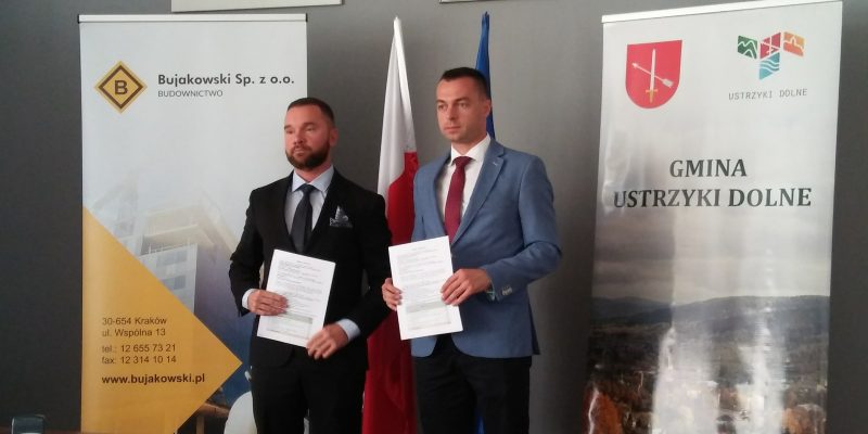 Bujakowski Sp. z.o.o podpisanie umowy Gmina Ustrzyki Dolne